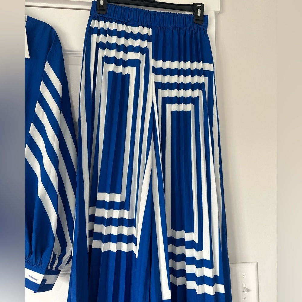 Commense Blue and White Striped 2 piece set - Picture 7 of 8